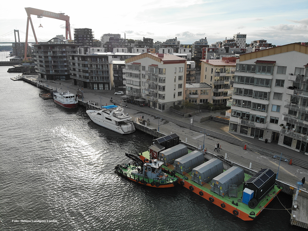 Bogserbåten Hector och återvinningspråmen Melina i Göteborg