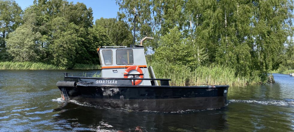 Bogserbåten Svartskär från Pråmkompaniet i Skoghall.